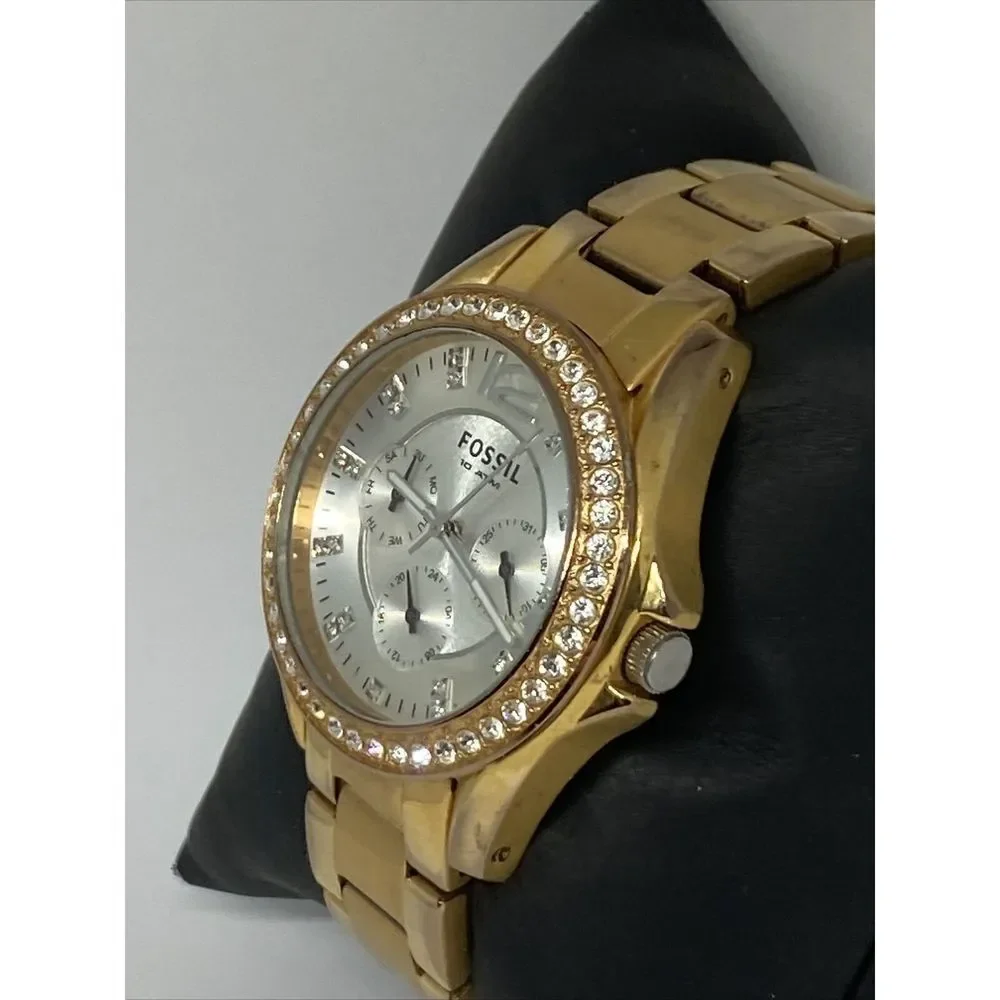 Fossil Riley ES2811 Womens Stainless Steel Analog Silver Dial Quartz Watch XR784
